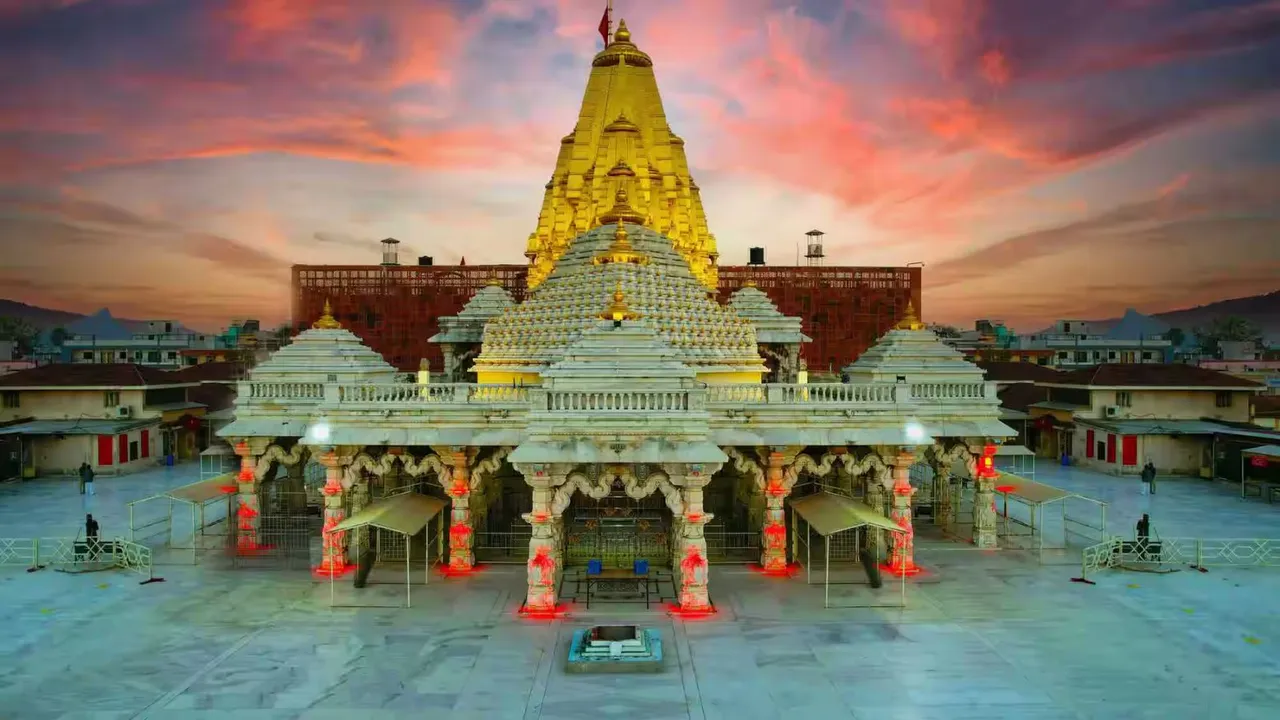Ambaji_temple_2856.jpg